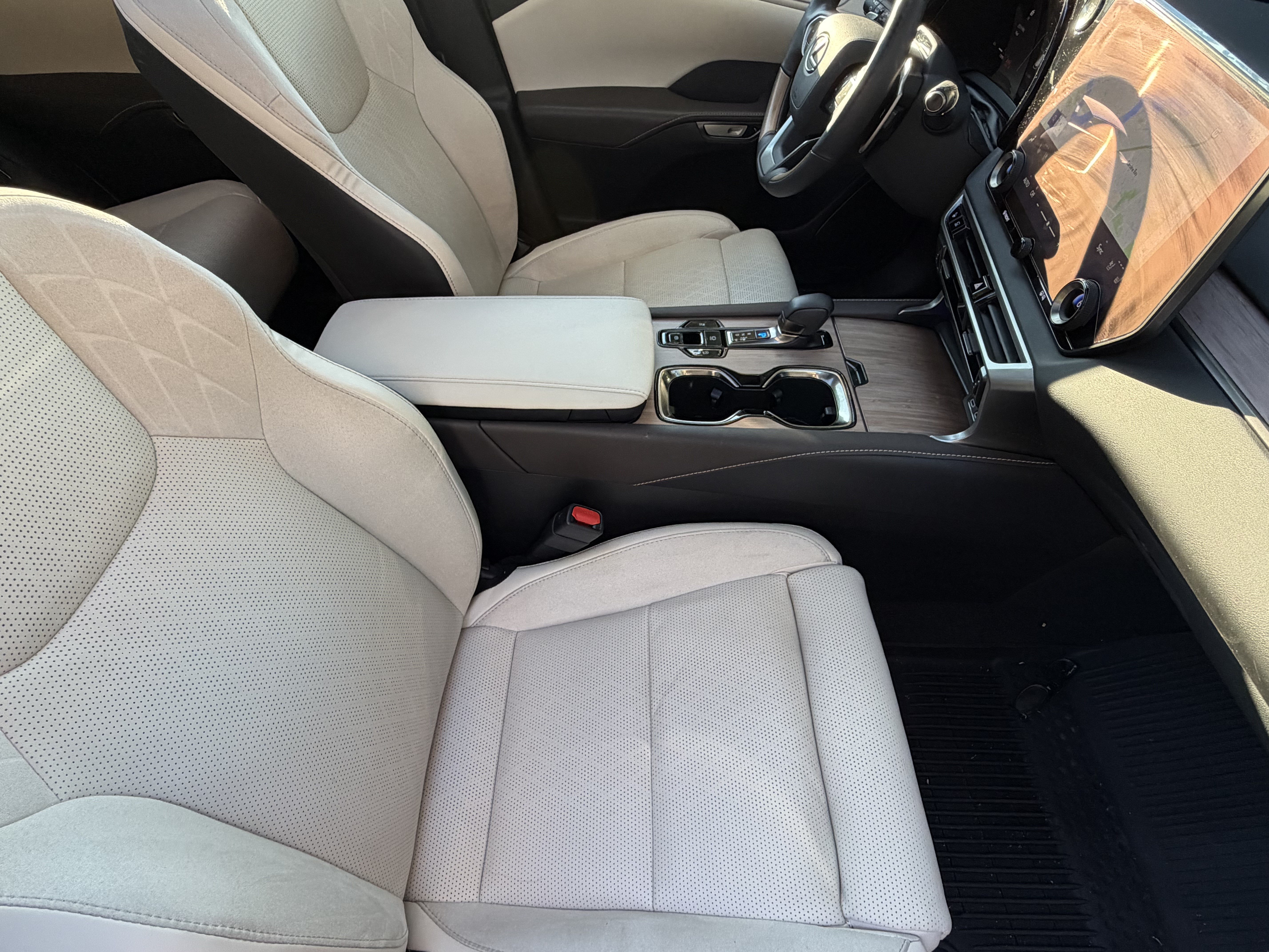 Used 2026 Lexus RX 350 FWD w/ Convenience Package image 41