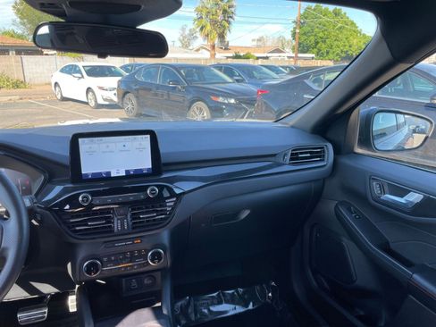 Used 2024 Ford Escape ST-Line image 36