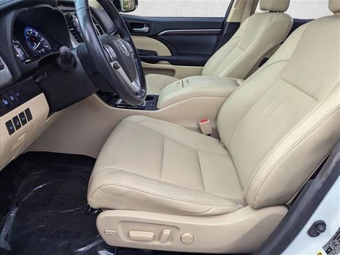 Used 2016 Toyota Highlander Limited Platinum image 17