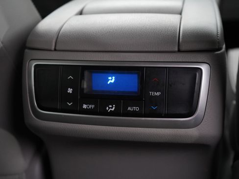 Used 2017 Toyota Highlander Plus image 16