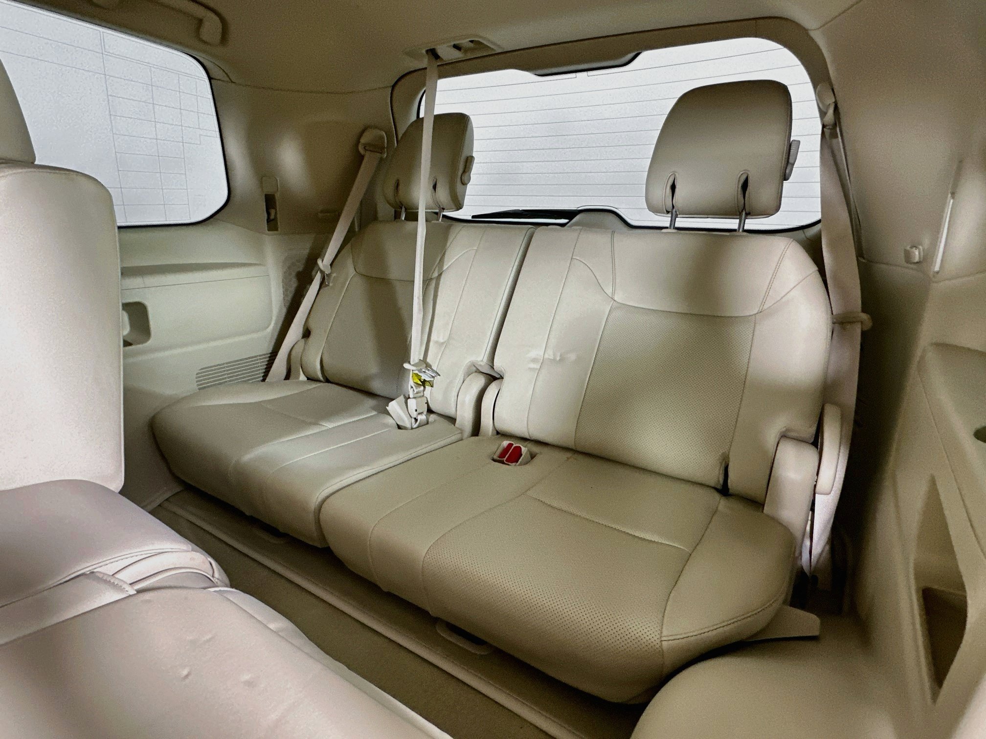 Used 2014 Lexus LX 570 4WD image 30