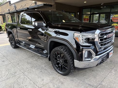 Used 2019 GMC Sierra 1500 SLT w/ SLT Premium Package AWD/4WD image 4