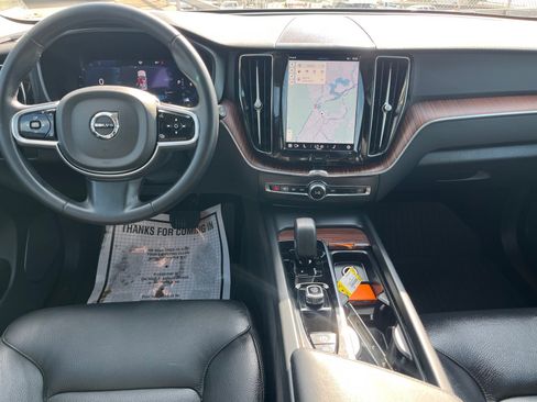 Used 2024 Volvo XC60 B5 Plus AWD/4WD image 6