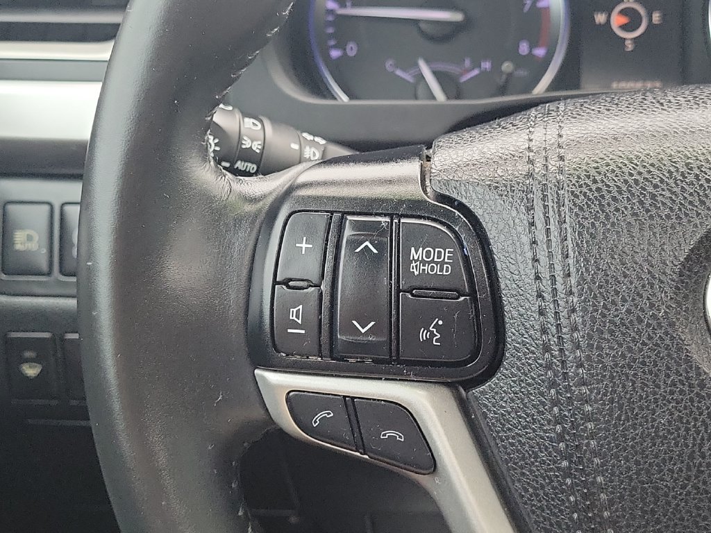Used 2019 Toyota Highlander Limited AWD/4WD image 21
