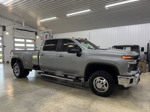 Used 2025 Chevrolet Silverado 3500 LT w/ All Star Edition AWD/4WD image 3