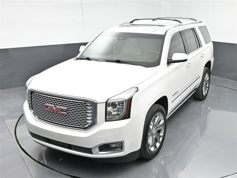 Used 2017 GMC Yukon Denali w/ Open Road Package AWD/4WD image 9