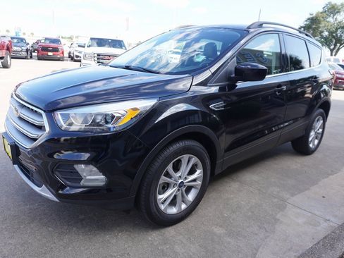 Used 2019 Ford Escape SEL image 3