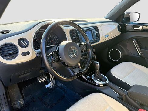 Used 2019 Volkswagen Beetle 2.0T SE FWD image 11