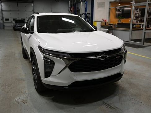 New 2026 Chevrolet Trax RS w/ Sunroof Package image 3