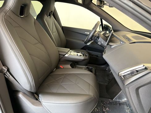 Certified 2025 BMW iX xDrive50 w/ Premium Package AWD/4WD image 31