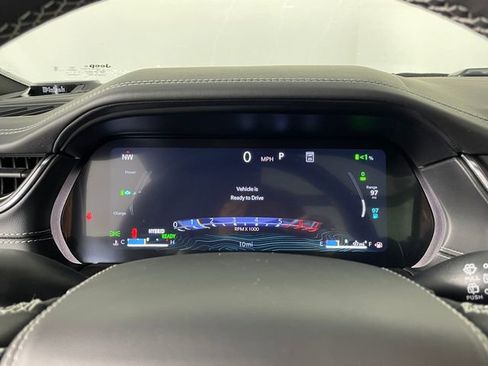 New 2025 Jeep Grand Cherokee Overland w/ Luxury Tech Group IV image 4