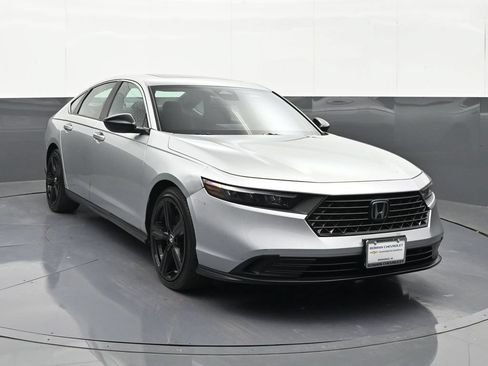 Used 2024 Honda Accord Sport image 7