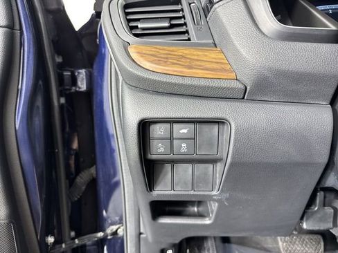 Used 2018 Honda CR-V Touring image 16