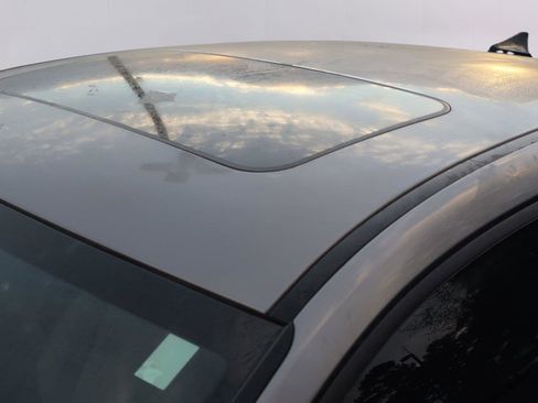 Used 2023 Hyundai Elantra Limited image 10