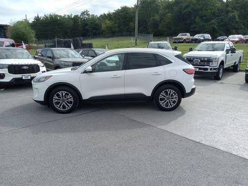 Used 2022 Ford Escape SEL w/ Technology Package AWD/4WD image 4