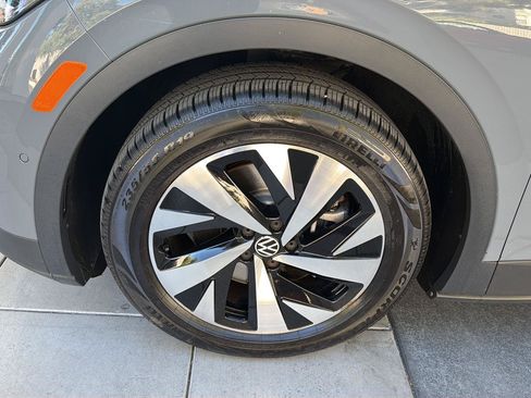 Certified 2024 Volkswagen ID.4 2WD image 9