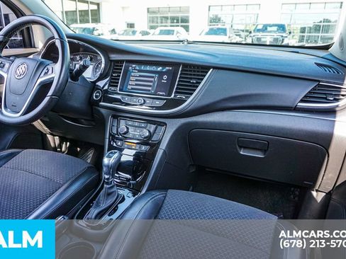 Used 2021 Buick Encore Preferred AWD/4WD image 23