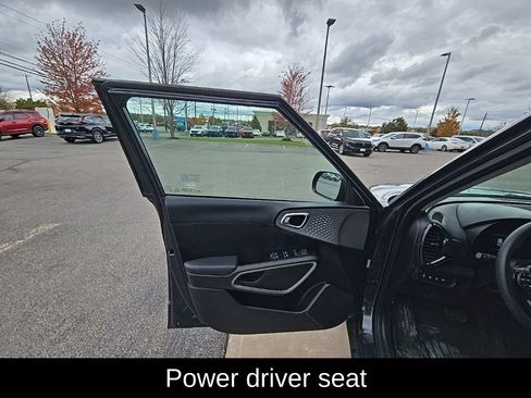 Used 2023 Kia Soul S image 14