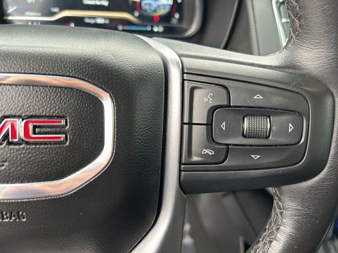 Used 2022 GMC Yukon XL SLE image 18