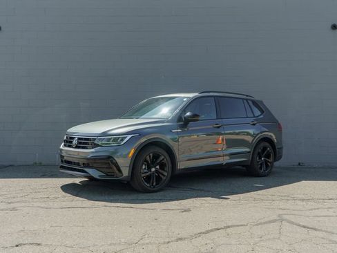 Used 2023 Volkswagen Tiguan SE R-Line FWD image 1