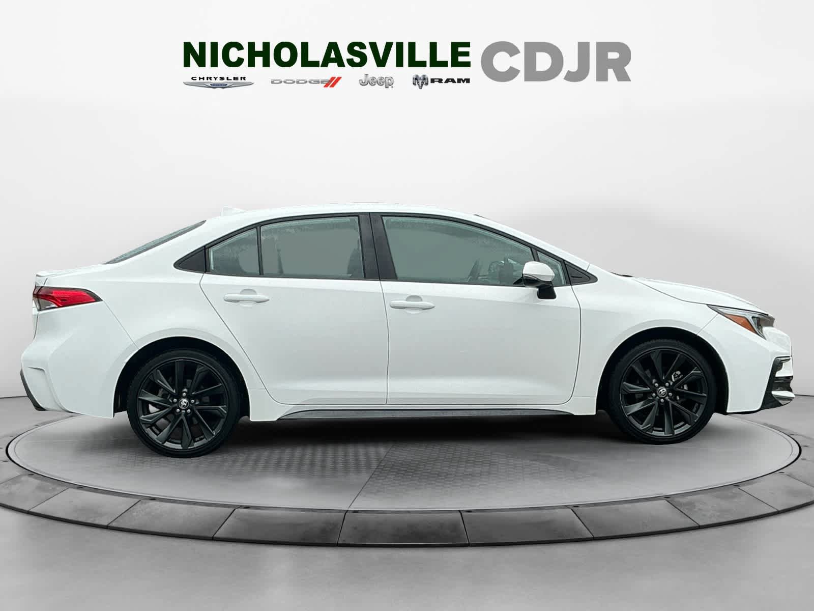 Used 2024 Toyota Corolla SE FWD image 6