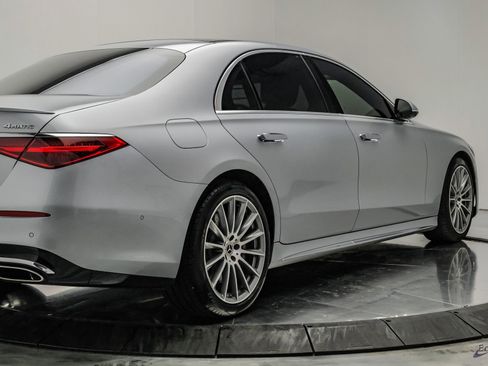Used 2022 Mercedes-Benz S 580 4MATIC Sedan w/ AMG Line Package image 24