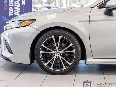 Used 2020 Toyota Camry SE FWD image 7