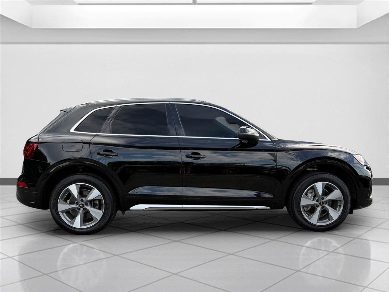 Used 2023 Audi Q5 2.0T Premium w/ Convenience Package AWD/4WD image 4