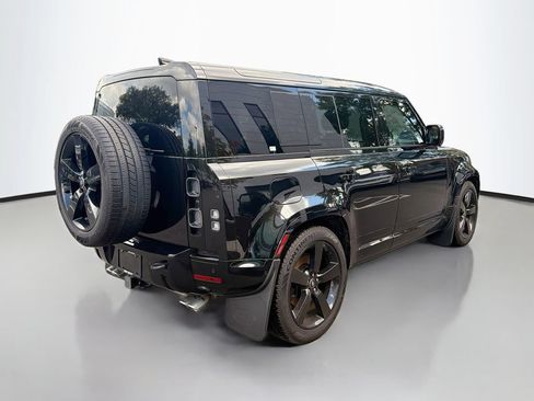 Used 2025 Land Rover Defender 110 V8 AWD/4WD image 9