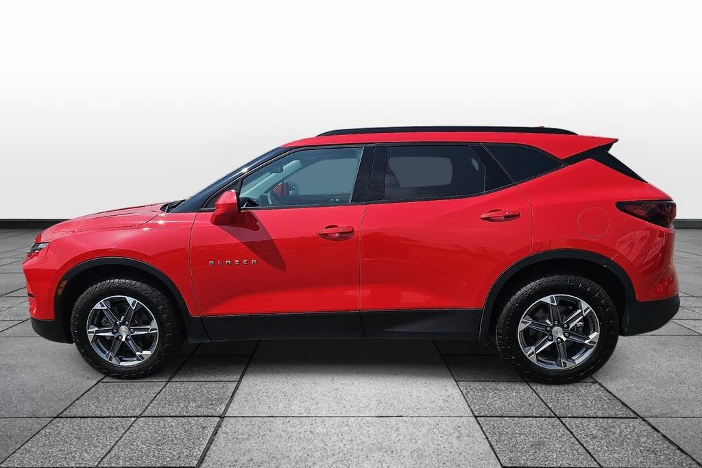Used 2023 Chevrolet Blazer LT w/ Convenience Package FWD image 8