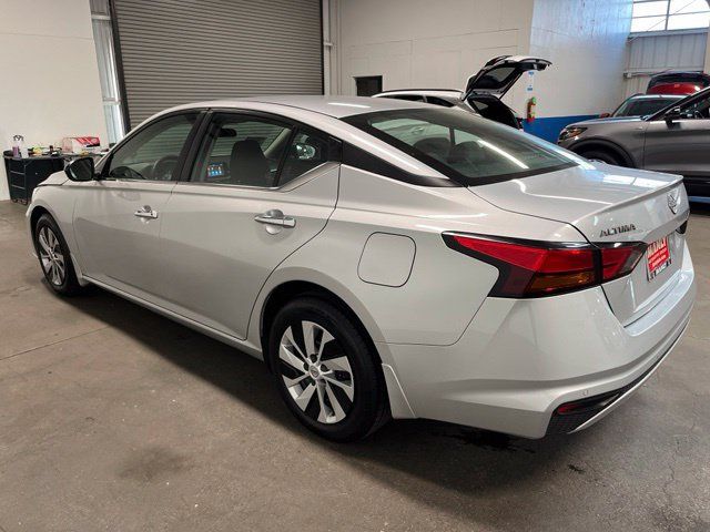 Used 2024 Nissan Altima 2.5 S FWD image 5