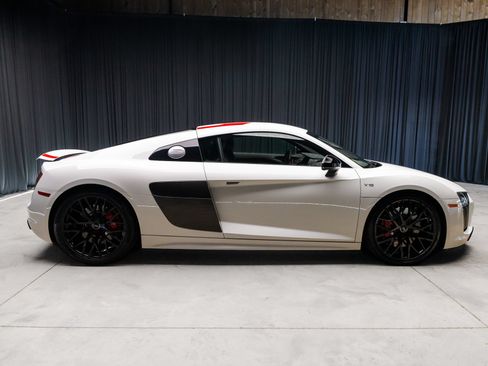 Used 2018 Audi R8 V10 w/ 20" Wheel Package RWD image 16