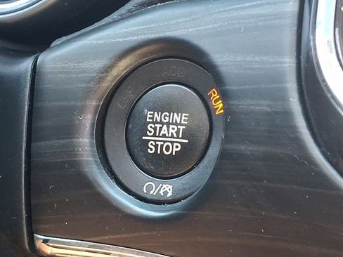 Used 2020 Jeep Grand Cherokee Limited w/ Trailer Tow Group IV image 25