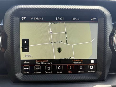 Used 2023 Jeep Wrangler Unlimited Sahara AWD/4WD image 19