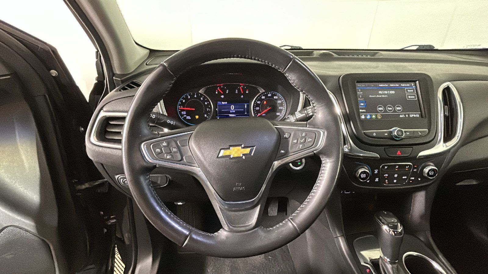Used 2019 Chevrolet Equinox LT FWD image 18