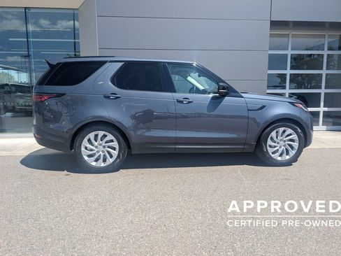 Used 2025 Land Rover Discovery S AWD/4WD image 8
