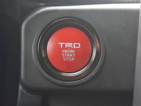Used 2024 Toyota Tacoma TRD Sport AWD/4WD image 10