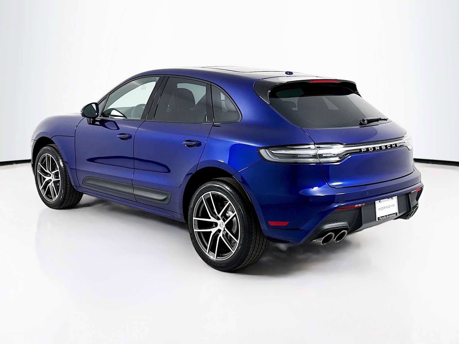 Used 2026 Porsche Macan AWD/4WD image 3