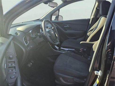 Certified 2020 Chevrolet Trax LS w/ Tint and Cruise Package image 18