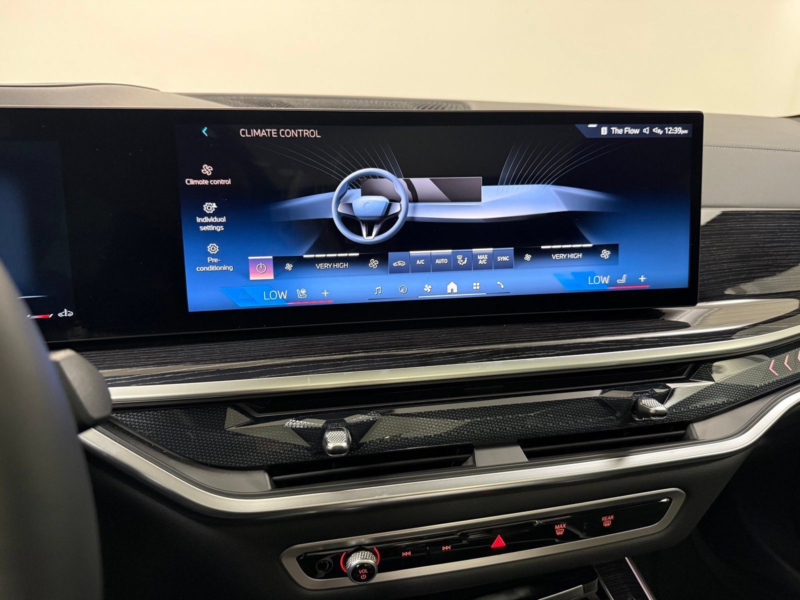 Used 2026 BMW X5 xDrive40i w/ M Sport Package AWD/4WD image 23