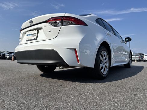 Used 2025 Toyota Corolla LE FWD image 10