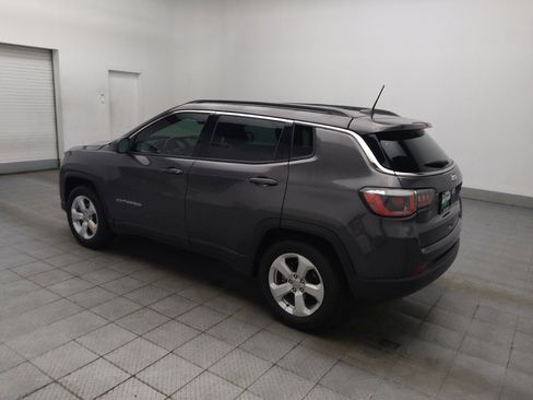 Used 2019 Jeep Compass Latitude FWD image 3