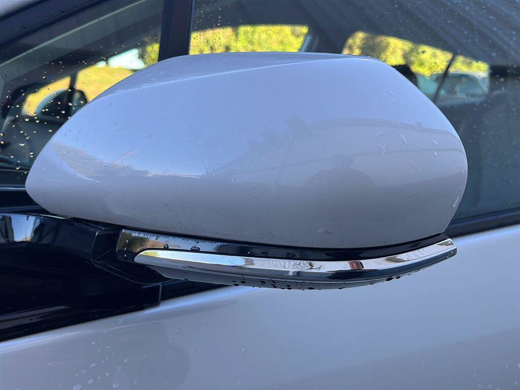 Used 2019 Toyota Prius Limited FWD image 24