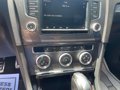 Used 2017 Volkswagen Golf Alltrack SE image 22