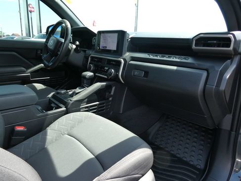 Used 2024 Toyota Tacoma SR AWD/4WD image 15