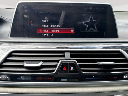 Used 2019 BMW 750i w/ Executive Package RWD image 12