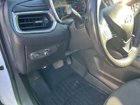 Certified 2018 Chevrolet Equinox LT image 16