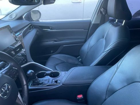 Used 2022 Toyota Camry XSE w/ Navigation Upgrade Package FWD image 11