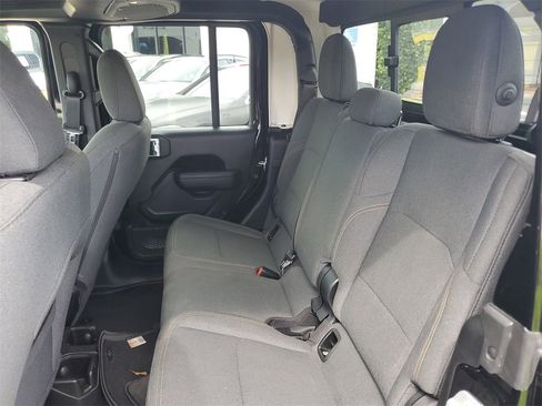 Used 2024 Jeep Gladiator Sport image 12