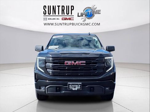 New 2025 GMC Sierra 1500 Elevation image 16